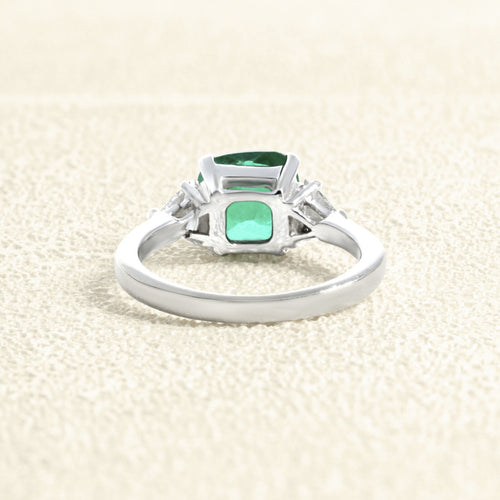 bague-or-blanc-emeraude-et-diamants.jpg