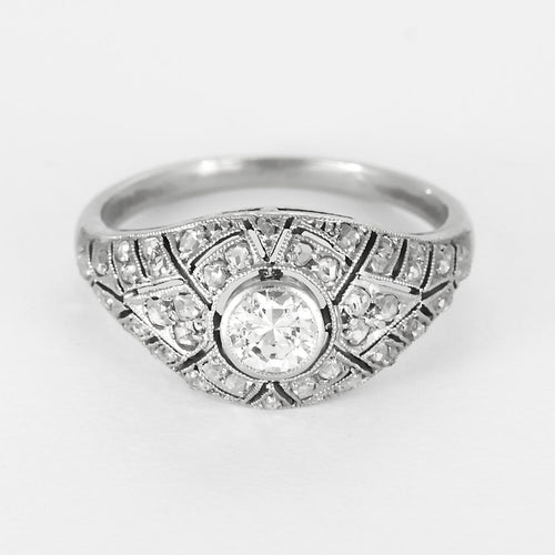Bague 53 Bague dôme en or gris diamant taille ancienne 0.25 et diamants taillés en rose 58 Facettes 260087