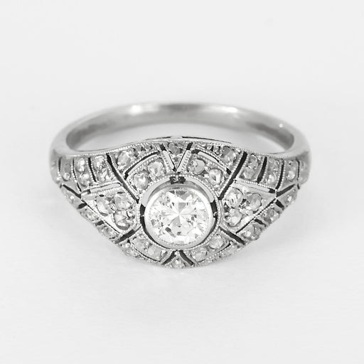 Bague 53 Bague dôme en or gris diamant taille ancienne 0.25 et diamants taillés en rose 58 Facettes 260087