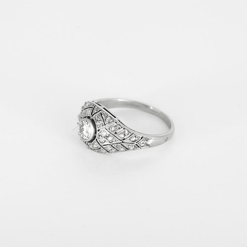Bague 53 Bague dôme en or gris diamant taille ancienne 0.25 et diamants taillés en rose 58 Facettes 260087