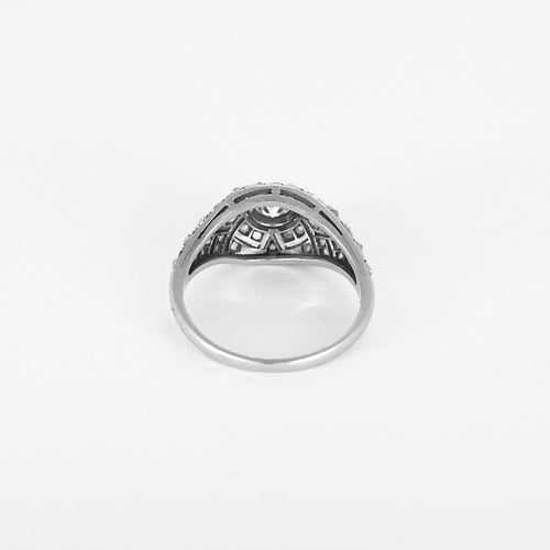 Bague 53 Bague dôme en or gris diamant taille ancienne 0.25 et diamants taillés en rose 58 Facettes 260087