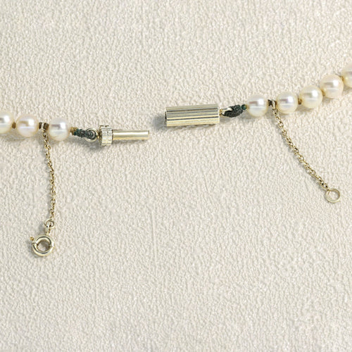collier-de-perles-de-culture-akoya-en-chute.jpg