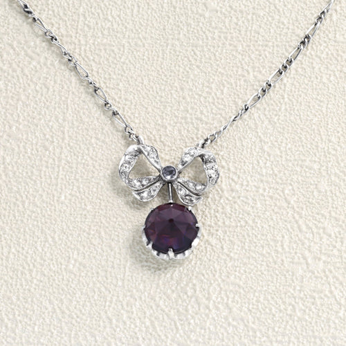 collier-Platin-grenat-et-diamants.jpg