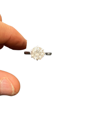 Ring Solitaire in 750 gold and platinum with 2.06 ct diamond 
