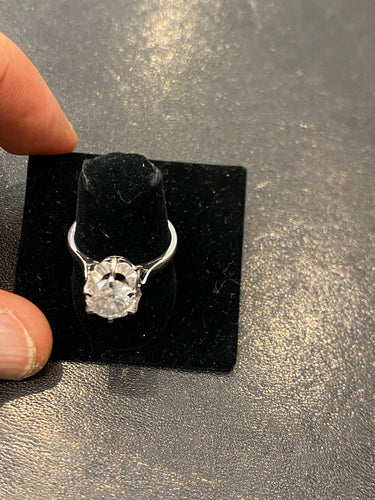 Ring Solitaire in 750 gold and platinum with 2.06 ct diamond 