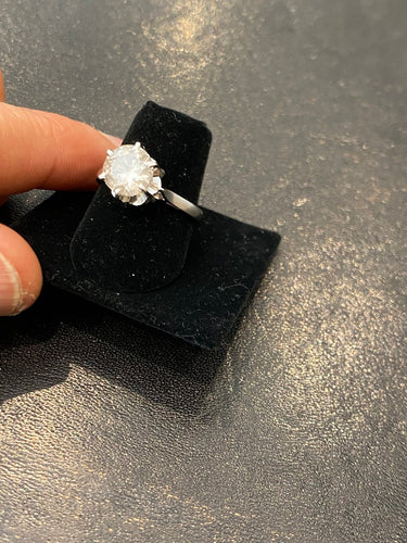 Ring Solitaire in 750 gold and platinum with 2.06 ct diamond 