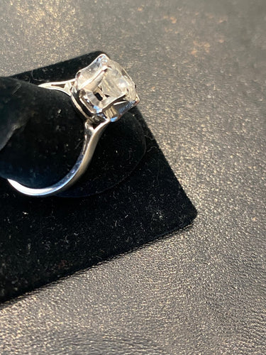 Ring Solitaire in 750 gold and platinum with 2.06 ct diamond 