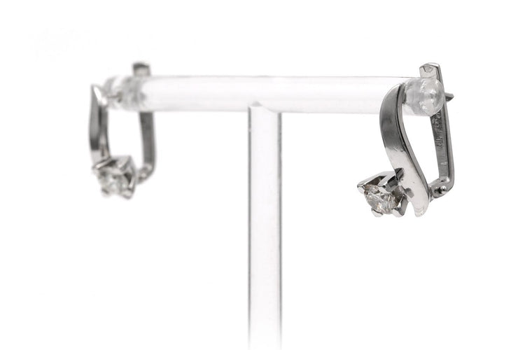 Boucles d'oreilles Boucles d'oreilles - Dormeuses en or blanc 18 carats et diamants 58 Facettes 23783