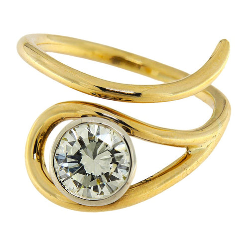 https://www.gioielleriaguidetti.it/wp-content/uploads/2026/04/G3934-anello-solitario-oro-giallo-bianco-diamante-brillante-3.jpg