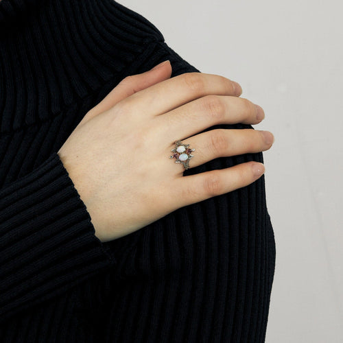 Bague 52 Bague en or jaune opales et rubis 58 Facettes BO/230129