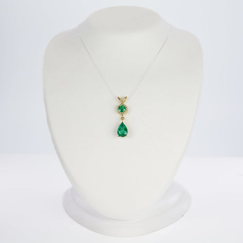 Pendentif Pendentif en or jaune 18 ct avec émeraudes et diamants 58 Facettes P001