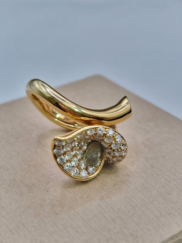 Bague 53 Cantamessa - Bague motif fleur calla en or jaune 18 ct, diamants et saphir 58 Facettes CV-051