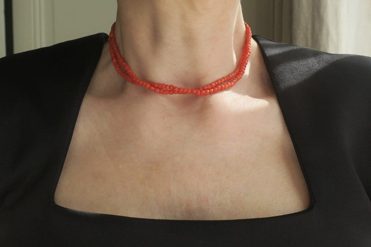 Collier Collier ancien - Deux rangs de corail de Méditerranée en or rose 58 Facettes Collier