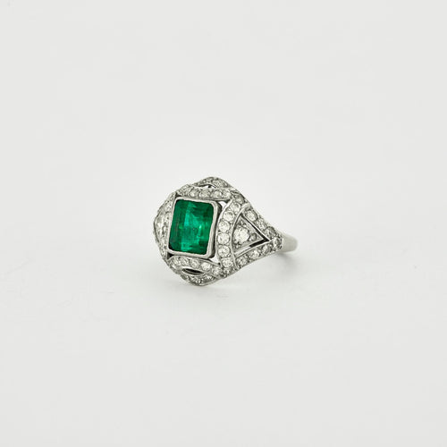 Art Deco - Ring i Platin, smaragd og diamanter 