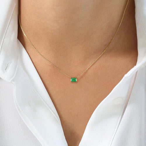 Collier Collier serti clos en or 18 carats et émeraude 58 Facettes GPD1070YG