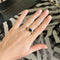 Bague Chevalière - Bague en or jaune 18K avec diamants et verre cobalt 58 Facettes RING - 006