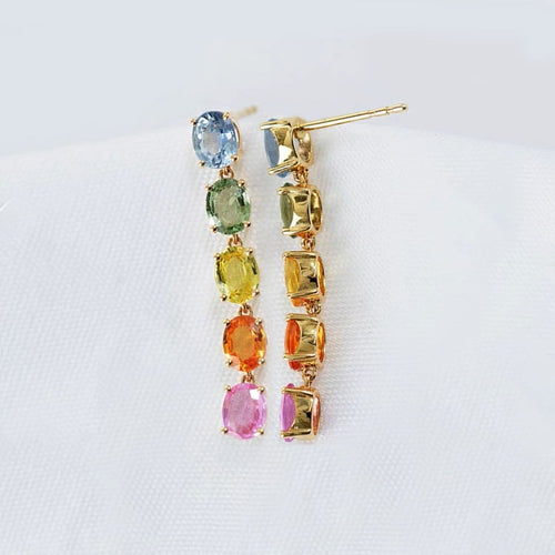 Boucles d'oreilles AITCHES - Boucles d'oreilles saphirs arc-en-ciel en or 18K 58 Facettes GER1018YG