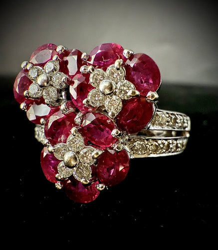 Bague 52.5 Bague cocktail - Rubis et diamants en or blanc 18 carats 58 Facettes bague rubis