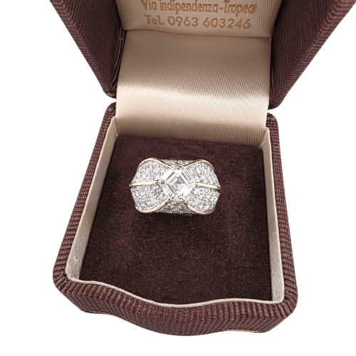 Bague Bague en or jaune avec diamants 58 Facettes 294/26 D