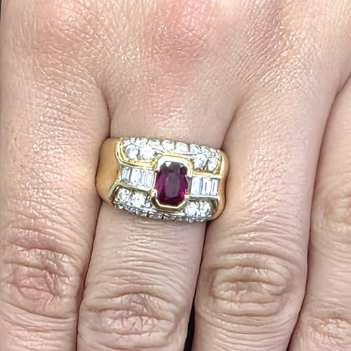 Bague 54 Bague en or jaune avec diamants et rubis central 58 Facettes NOCODE RUBY