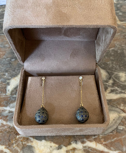 https://cdn.shopify.com/s/files/1/0647/1470/3075/files/Boucles_d_Oreilles_Vintages_-_Boucles_d_Oreilles_Gouttes_Saphirs_Diamants_Or_Jaune_-_Bijouterie_Paris_-_Les_Pierres_de_Julie_6.jpg?v=1741846866