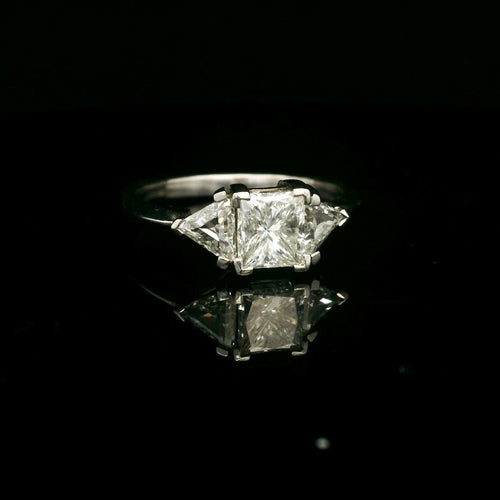 Bague 52 Bague trilogie en platine et diamants 1,60 ct 58 Facettes