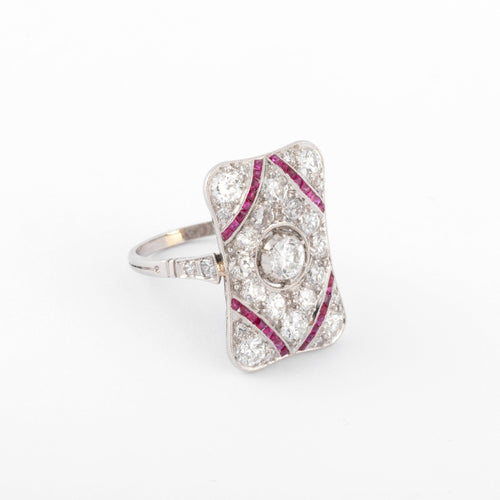 Bague Bague rectangulaire en platine, diamants et rubis 58 Facettes 1