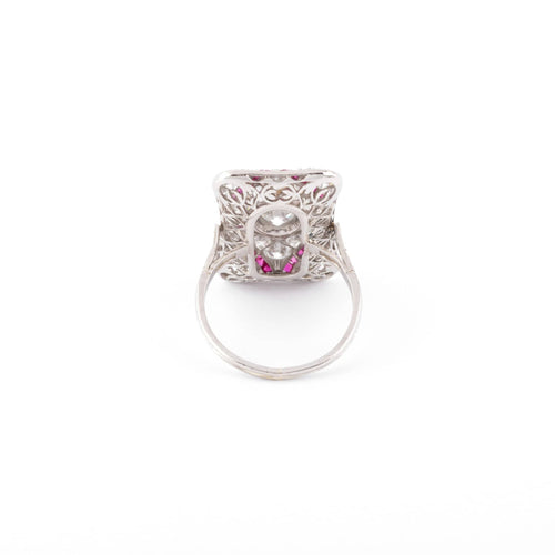 Bague Bague rectangulaire en platine, diamants et rubis 58 Facettes 1