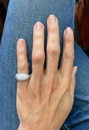 Bague Bague jonc en or gris pavée de diamants 58 Facettes 1