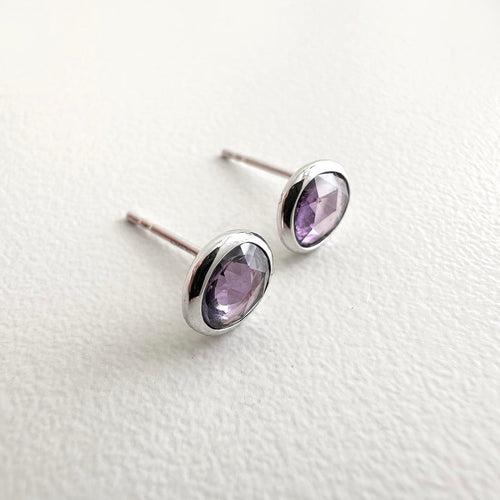 Boucles d'oreilles AITCHES - Boucles d'oreilles Love More en or blanc 18K saphirs violets 58 Facettes GER1041RP