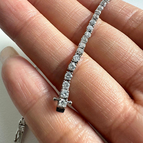 Bracelet Aitches - Bracelet tennis Embrace en or blanc 18K diamants 58 Facettes GBT1039WG