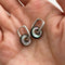 Boucles d'oreilles AITCHES - Boucles d’oreilles Jullie en argent 925 et nacre noire 58 Facettes SER1024WG