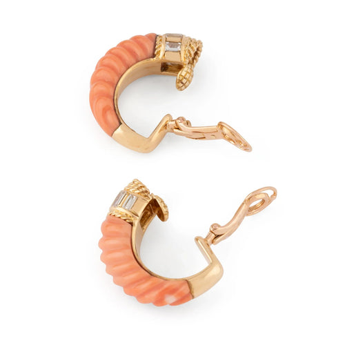 Boucles d'oreilles Boucheron - Boucles d'oreilles en or jaune, corail et diamants 58 Facettes 1