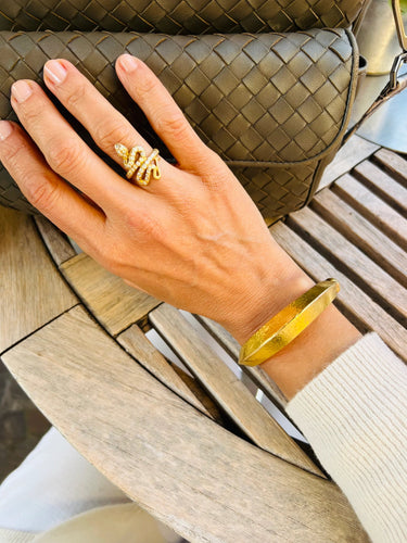 Bracelet Lalaounis - Bracelet jonc ouvrant martelé en or jaune 22k 58 Facettes 1