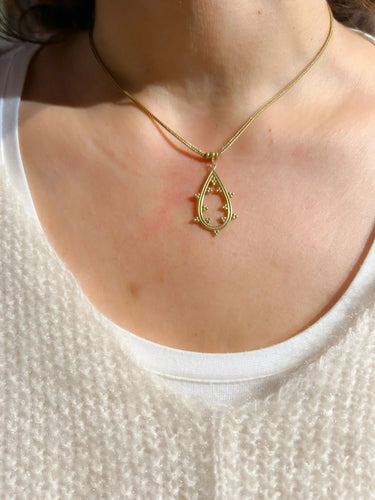 Collier Zolotas - Collier avec pendentif ciselé en or jaune 18k 58 Facettes 1
