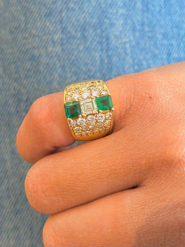 Bague 47 Bandeau - Bague en or jaune, émeraudes et diamants 58 Facettes xx