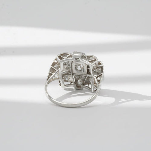 Bague 56 Art déco - Bague en or blanc sertie de diamants 58 Facettes 1.0001229/4