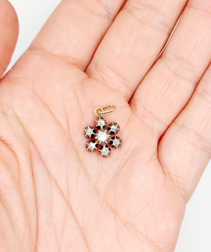 Pendentif Pendentif marguerite victorien en or 18k, argent, diamants taille rose 58 Facettes A07051