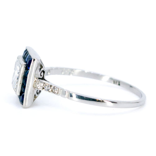 Ring 54 Firkantet ring i Platin med prinsesseslebet diamant og safirer 58 Facettes A52D1E6B2BA848FCB2519AA2A63CA801