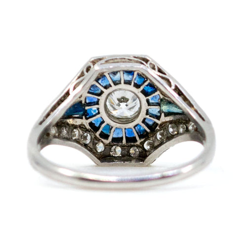 Bague 51.9 Bague Art déco en platine, diamants et saphirs 58 Facettes 4DC6CBC97F1B4D538C244260B6B76D38