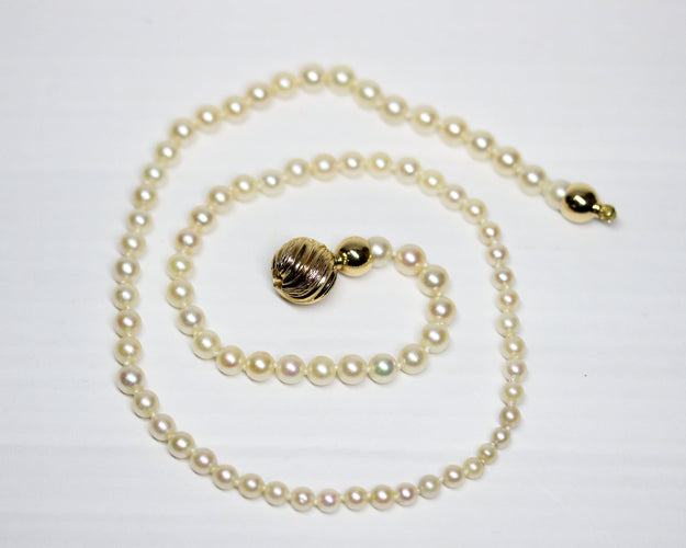 Collier Collier de perles de culture en or jaune 750 et fermoir boule 58 Facettes A11330 A11112