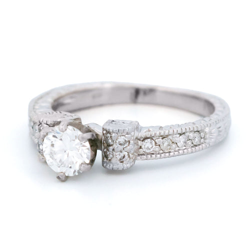 Bague 52.5 Bague Solitaire Vintage en or blanc 18k et diamants 58 Facettes 5499D82A8BC741C38EDD420BCC568F0F