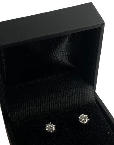 Boucles d'oreilles Boucles d'oreilles - Puces en or blanc 18K diamants 58 Facettes BO/230524