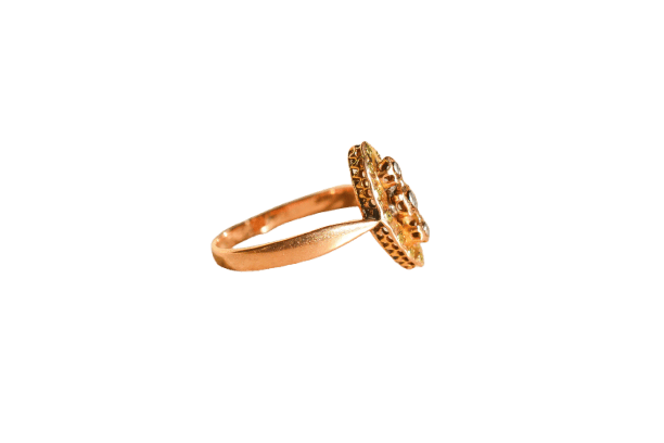 Bague Bague marquise en trois ors 18 carats 58 Facettes 4000
