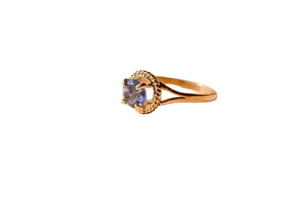 Bague 46 Bague solitaire en or jaune 14 carats et améthyste 58 Facettes 3958
