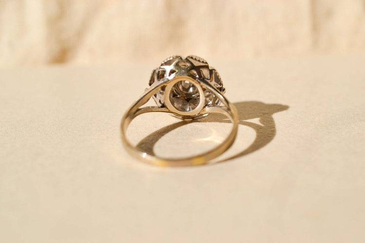 Bague Bague fleur en or blanc 18 carats et diamants 58 Facettes 3971