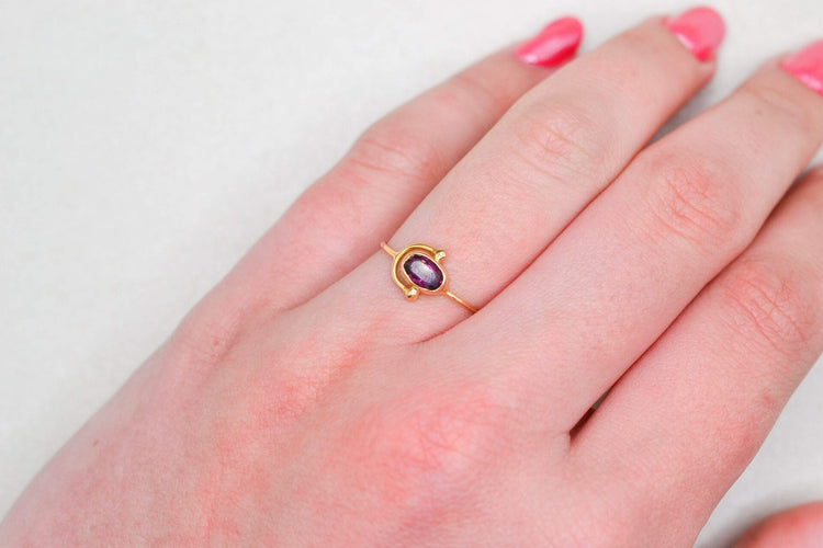 https://www.noircarat.fr/wp-content/uploads/2026/04/bague-ancienne-vintage-3.jpg