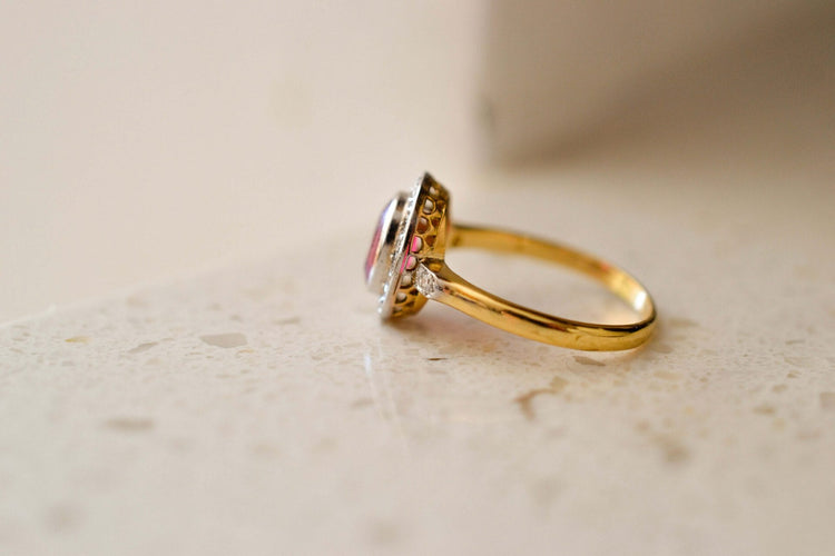 https://www.noircarat.fr/wp-content/uploads/2026/04/bijou-ancien-1.jpg