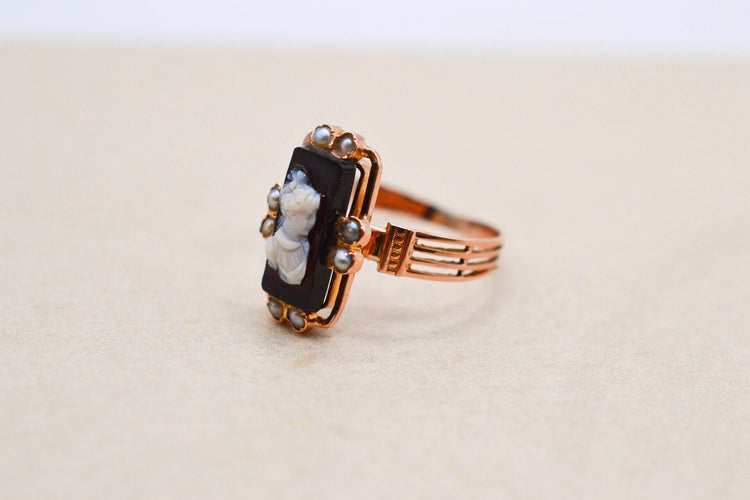https://www.noircarat.fr/wp-content/uploads/2026/04/bague-ancienne-camee.jpg