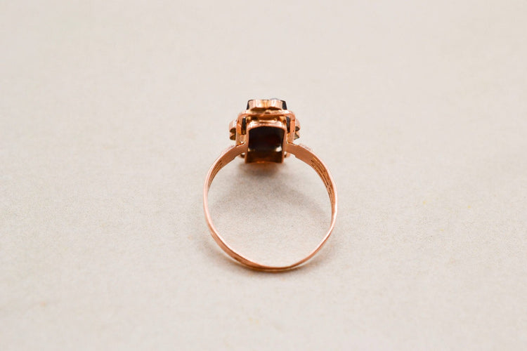 https://www.noircarat.fr/wp-content/uploads/2026/04/bague-ancienne-camee.jpg